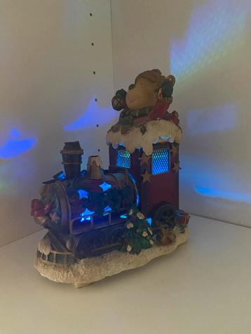 KerstTrein met Rendier - gekleurd licht - Keramiek - beschikbaar voor biedingen