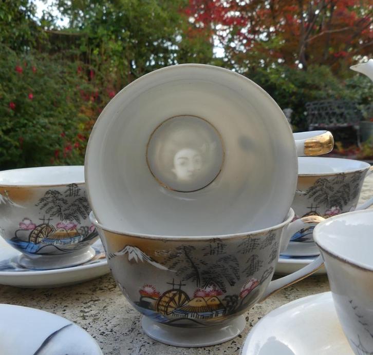 Geisha Eierschaal Servies met Gebaksbordjes, Antiek en Kunst, Antiek | Porselein, Ophalen of Verzenden