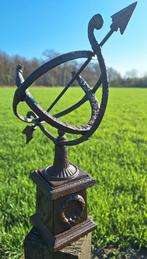 Zonnewijzer gietijzer op sokkel, Tuin en Terras, Zonnewijzers, Verzenden, Nieuw