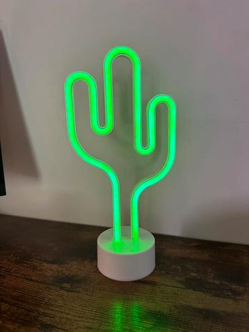 Neon lamp, cactus beschikbaar voor biedingen