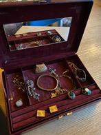 Vintage Sieradendoos met inhoud, Ophalen of Verzenden, Overige materialen, Overige typen