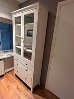 HEMNES ikea Witte Vitrinekast met Lades, Ophalen, 50 tot 100 cm, Zo goed als nieuw, Met lade(s)