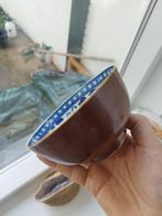 Japans porselein Batavia Brown-style kom met karpermotief, Antiek en Kunst, Antiek | Porselein, Ophalen of Verzenden