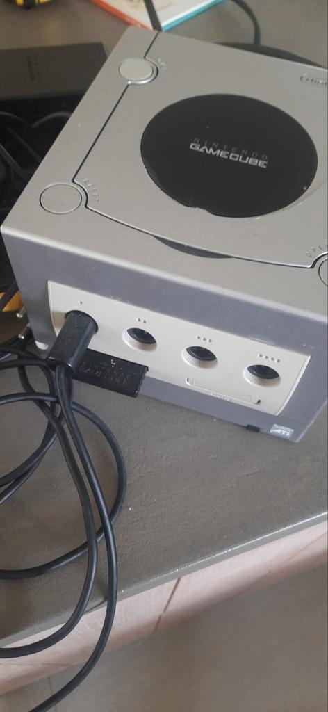 Nintendo gamecube + 3 controlers, Spelcomputers en Games, Spelcomputers | Nintendo GameCube, Gebruikt, Ophalen of Verzenden