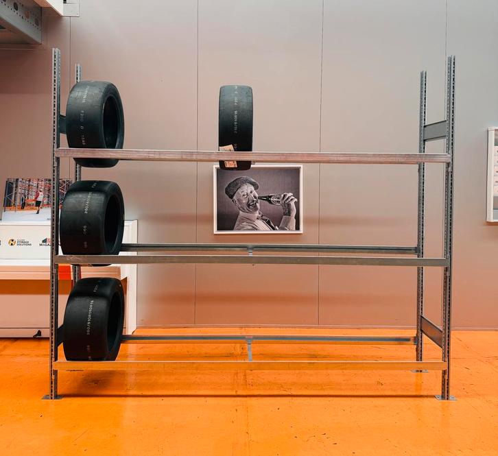 Bandenstelling Schäfer 18 banden nieuw: voor prijs gebruikt!, Zakelijke goederen, Kantoor en Winkelinrichting | Magazijn, Stelling en Opslag