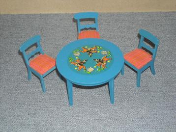 Lundby eethoek ronde tafel en 3 stoelen beschikbaar voor biedingen