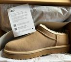 UGG classic micro maat 38 beige sand Uggs mini, UGG, Verzenden, Beige, Lage of Enkellaarzen