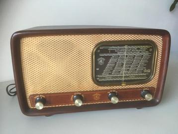 Danmark Herofon Petite 1956 FM vintage radio in goede staat beschikbaar voor biedingen