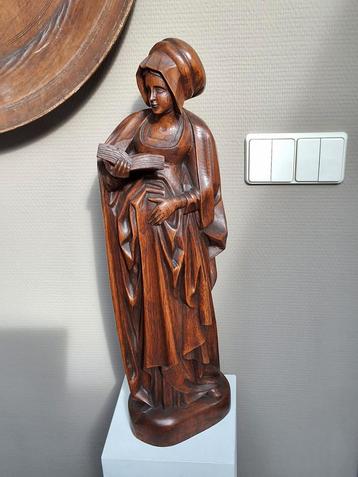 Eikenhouten Beeld Maria van Bourgondië beschikbaar voor biedingen