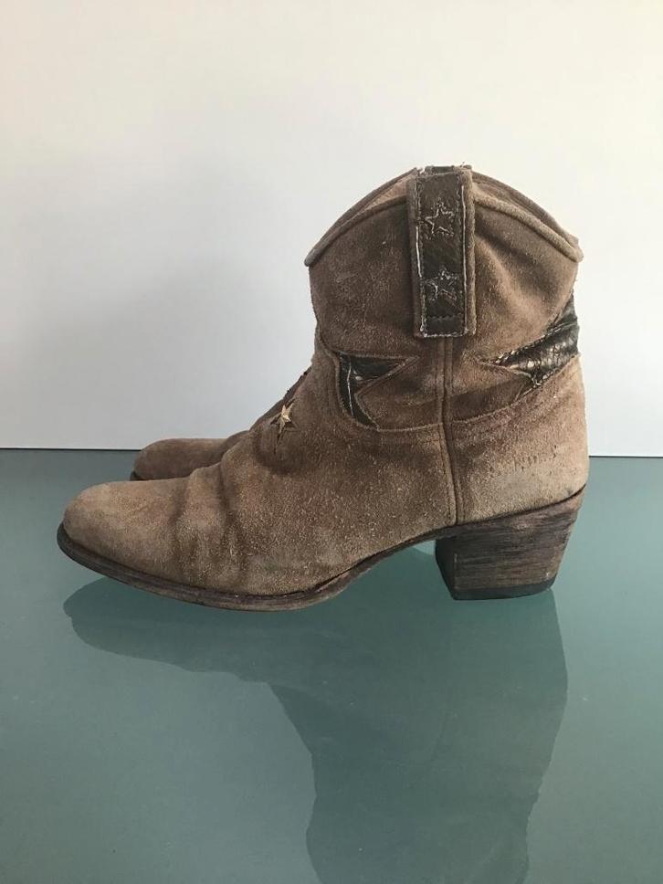 GRATIS VERZENDEN | SENDRA suede bruine laarzen 40, Kleding | Dames, Schoenen, Zo goed als nieuw, Lage of Enkellaarzen, Bruin, Verzenden