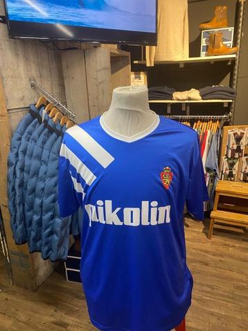 Voetbalshirts retro nieuw in verpakking  beschikbaar voor biedingen