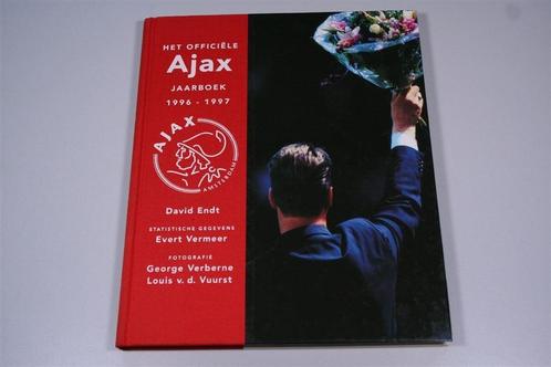 Het officiële Ajax jaarboek 1996-1997, Boeken, Sportboeken, Zo goed als nieuw, Balsport, Ophalen of Verzenden
