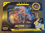 Pokémon Jolteon vmax Premium Collection, Ophalen of Verzenden, Minder dan 500 stukjes, Zo goed als nieuw