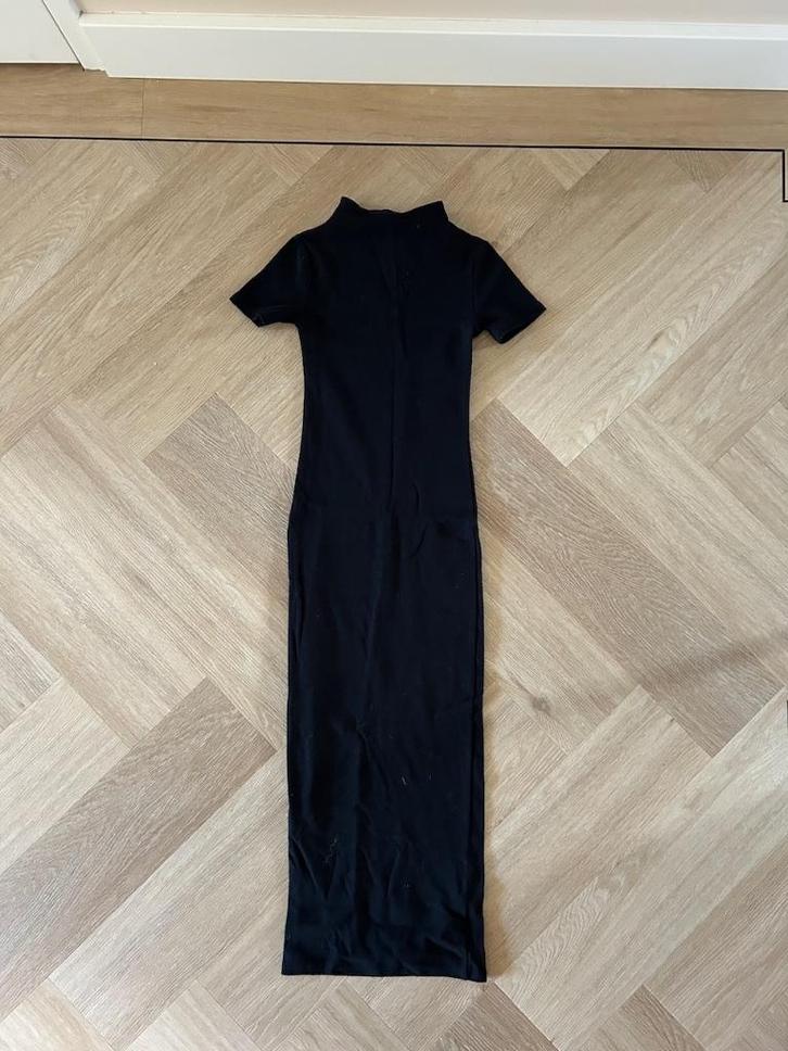 Z.g.a.n. Zwarte cocoon dress / jurk van Pull & Bear, maat XS, Kleding | Dames, Jurken, Zo goed als nieuw, Maat 34 (XS) of kleiner