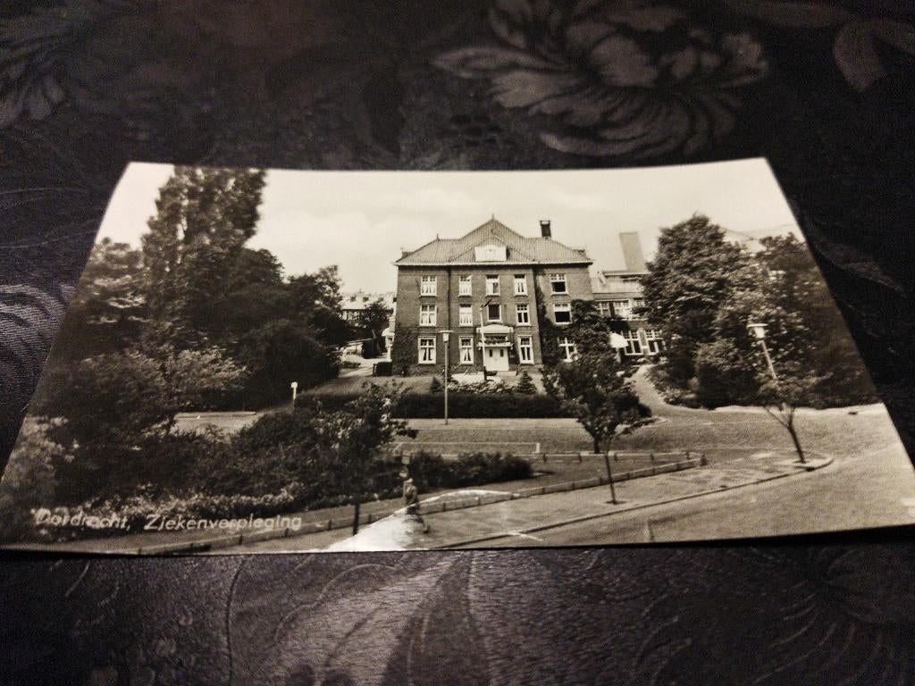 Ansichtkaarten Ziekenverpleging Dordrecht, Verzamelen, Ophalen of Verzenden, 1940 tot 1960, Zuid-Holland