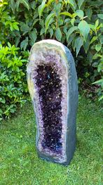 Prachtige hoge donkerpaarse Geode, Ophalen, Mineraal