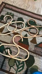 3 rotan kledinghangers knaapjes  baby peuter kleding, Kinderen en Baby's, Kinderkamer | Inrichting en Decoratie, Ophalen of Verzenden