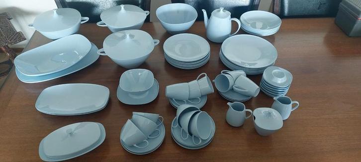 Vintage compleet lichtblauw servies uit de jaren 50, Antiek en Kunst, Antiek | Servies compleet, Ophalen