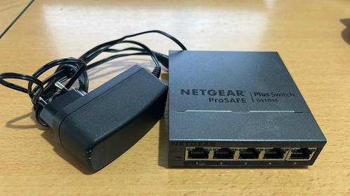 Netgear GS105E v2 5 poorts managed Gigabit switch 4 besch, Computers en Software, Netwerk switches, Gebruikt, Ophalen