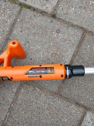 Accu grastrimmer zonder accu en lader beschikbaar voor biedingen