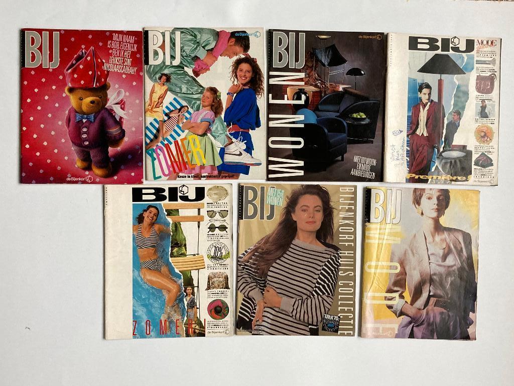 Folders van de Bijenkorf, magazine BIJ, 1988/1989, Ophalen of Verzenden, Zo goed als nieuw