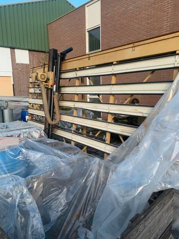 Verticale platenzaag beschikbaar voor biedingen