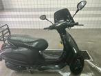 Vespa sprint Piaggo 50, Fietsen en Brommers, Brommers | Vespa, Ophalen, Overige modellen, Maximaal 45 km/u, Zo goed als nieuw