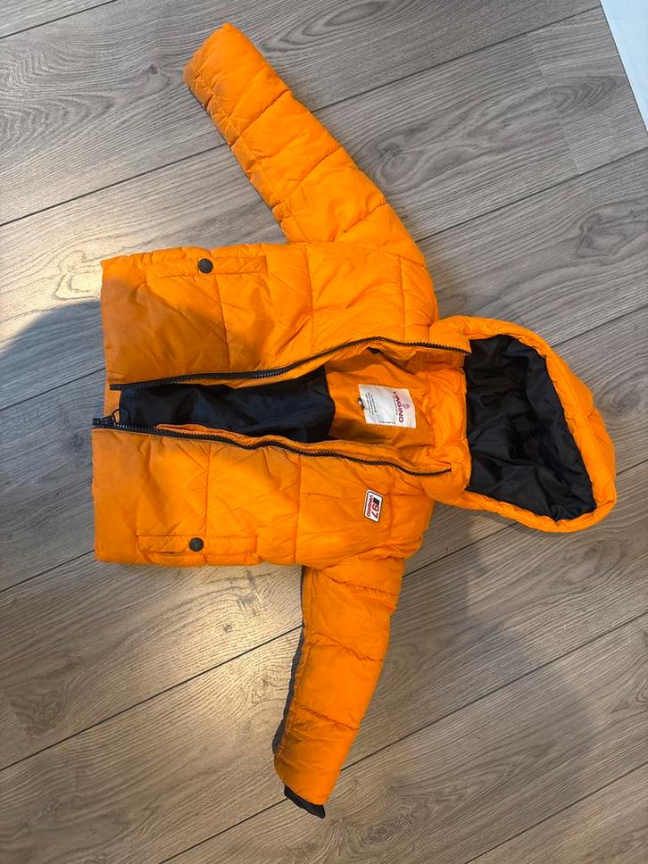 Oranje Kinderjas vingino 3/98, Kinderen en Baby's, Kinderkleding | Overige, Zo goed als nieuw, Jongen of Meisje, Ophalen of Verzenden
