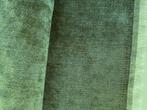 Designers Guild Zaragoza; groen; restant velvet meubelstof, Overige materialen, 120 cm of meer, Nieuw, Ophalen of Verzenden
