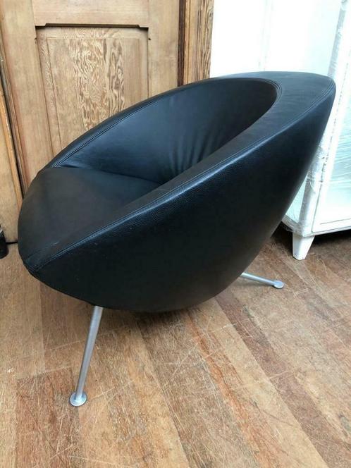 Artifort - zwart leer - zo goed als nieuw, Huis en Inrichting, Fauteuils, Zo goed als nieuw, Leer, Ophalen