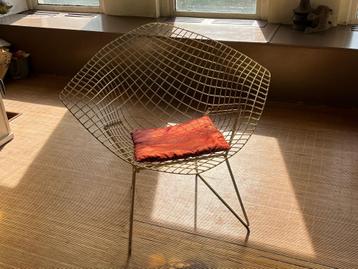 Design Knoll Bertoia Diamond fauteuil in witte uitvoering beschikbaar voor biedingen