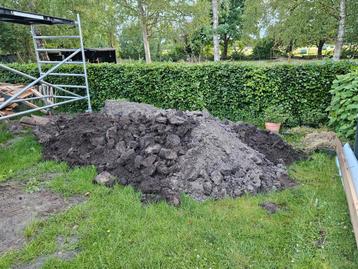 Schone grond - gratis  beschikbaar voor biedingen