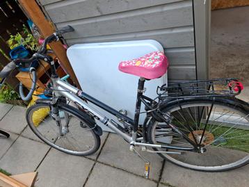 Fiets te koop – 28 inch, rijdt goed, €40 beschikbaar voor biedingen