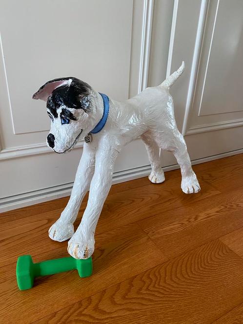 Grote witte hond Snow, handgemaakt van Papier Maché, Huis en Inrichting, Woonaccessoires | Overige, Zo goed als nieuw, Ophalen