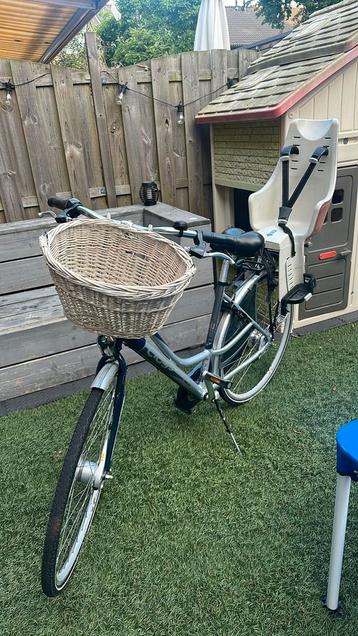Fiets te koop beschikbaar voor biedingen