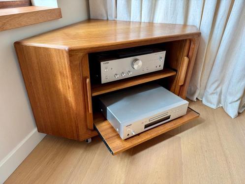 Vintage houten hoekkast audiomeubel met rolluiken, Huis en Inrichting, Tafels | Salontafels, Zo goed als nieuw, 50 tot 75 cm, 50 tot 100 cm
