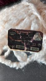 4 bollen zuivere scheerwol 100gr beige van scheepjes, Ophalen of Verzenden, Zo goed als nieuw, Breien of Haken, Wol of Garen