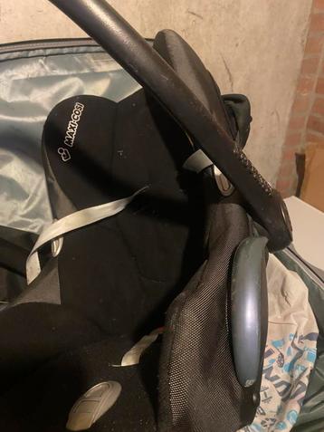 Twee Autostoeltjes (Babystoeltjes) beschikbaar voor biedingen