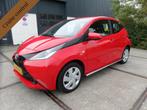 Toyota Aygo 1.0 VVT-i x-play Zeer nette auto rijd super nap, Origineel Nederlands, Te koop, Benzine, 4 stoelen