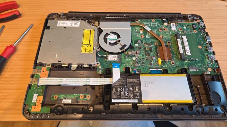 Laptop Onderdelen - Defect, Computers en Software, Overige Computers en Software, Niet werkend, Ophalen