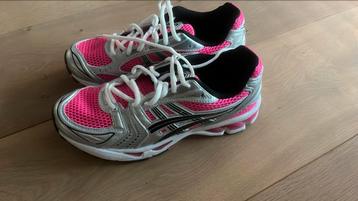 ASICS NIEUW special edition maat 43,5 beschikbaar voor biedingen