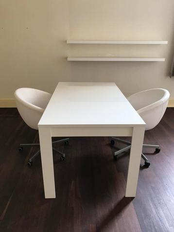Witte hoogglans eettafel of bureau beschikbaar voor biedingen