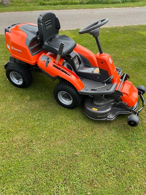 Zeer mooie husqvarna r213c zitmaaier., Tuin en Terras, Zitmaaiers, Zo goed als nieuw, 90 tot 120 cm, Ophalen