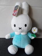 Nieuw Nijntje knuffel zittend met bloem, Ophalen of Verzenden, Nieuw, Konijn