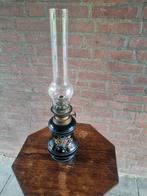 Antieke olielamp met bloemmotief, Antiek en Kunst, Ophalen of Verzenden