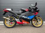 APRILIA RS 50 SCHAKELBROMMER 2850 KM !!, 6 versnellingen, Maximaal 45 km/u, Zo goed als nieuw, 50 cc