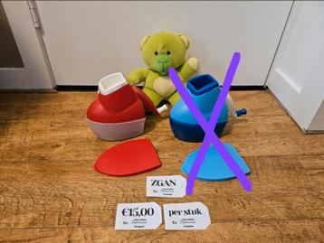 Tupperware kaasmolen rood en blauw beschikbaar voor biedingen