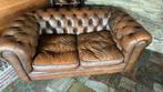 Doorleefde chesterfield 2 zits !, Huis en Inrichting, Banken | Bankstellen, Ophalen, Gebruikt, 75 tot 100 cm