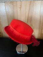 Vintage Rode Dameshoed met Sluier, Ophalen of Verzenden, Zo goed als nieuw, One size fits all, Hoed