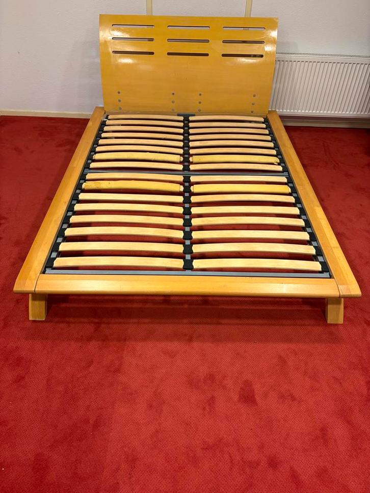 Mooi 2-persoons bed met lattenbodem, Huis en Inrichting, Slaapkamer | Bedden, Gebruikt, Tweepersoons, 140 cm, 200 cm, Hout, Bruin